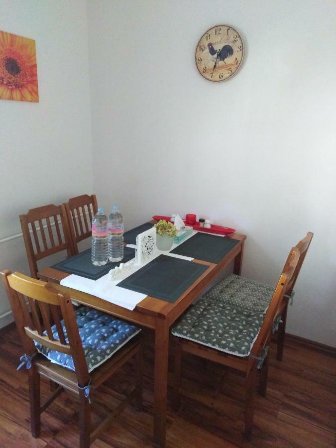 Ferienwohnung Wettin Buitenkant foto